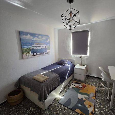 Holiday House - Casa De Sylvia กูลเญรา ภายนอก รูปภาพ