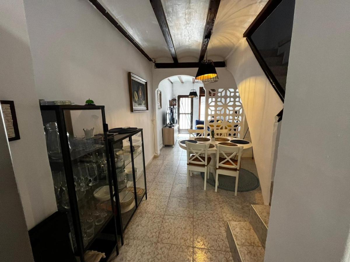 Holiday House - Casa De Sylvia กูลเญรา ภายนอก รูปภาพ